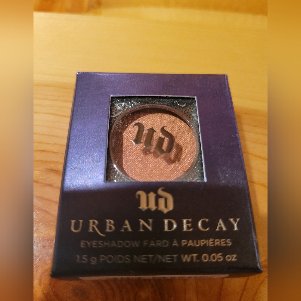 Urban Decay Eyeshadow in "Fireball" Radiant Copper NIB